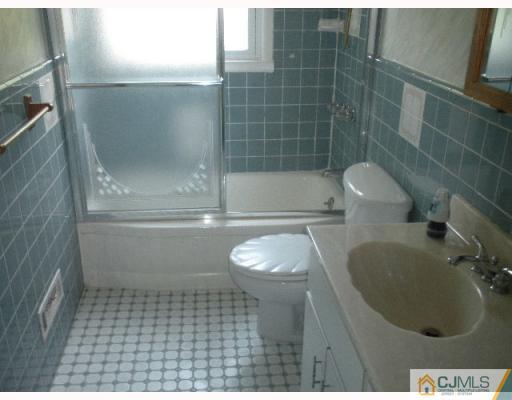 23 Hamlin Road East Brunswick, NJ 08816 - Photo 8 of 10 Gallery Image 8