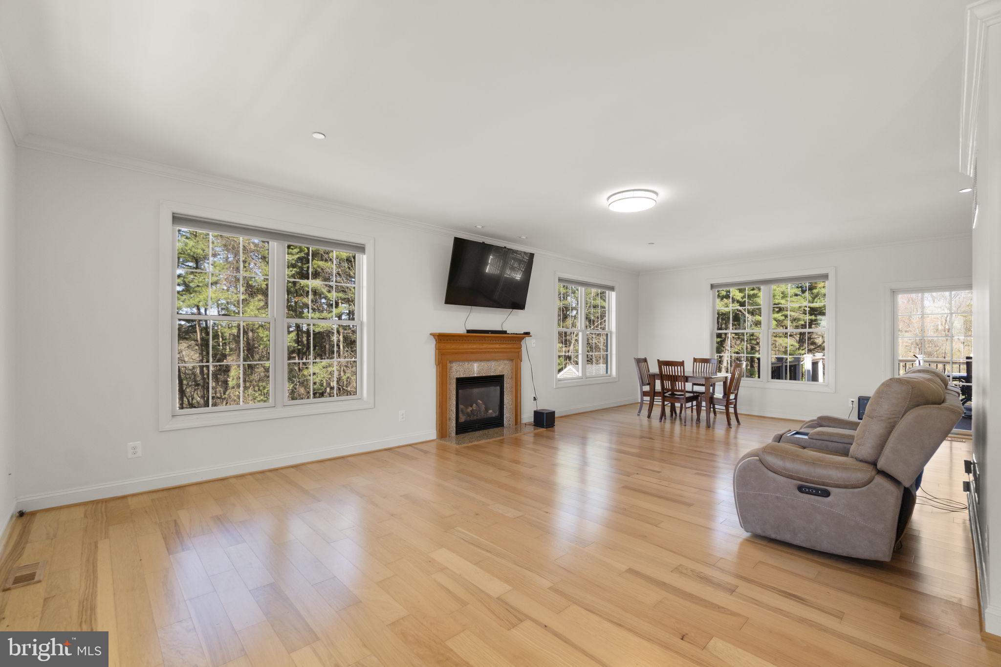 1131 Arnold Road Westminster, MD 21157 - Photo 5 of 48