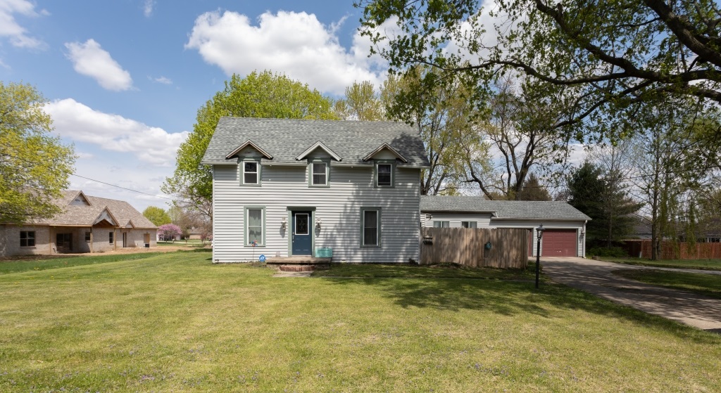 8800 West River Road Yorktown, IN 47396 - Photo 1 of 34 Gallery Image 1