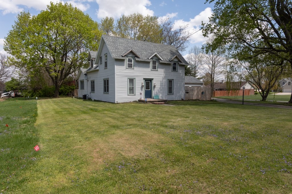 8800 West River Road Yorktown, IN 47396 - Photo 2 of 34 Gallery Image 2