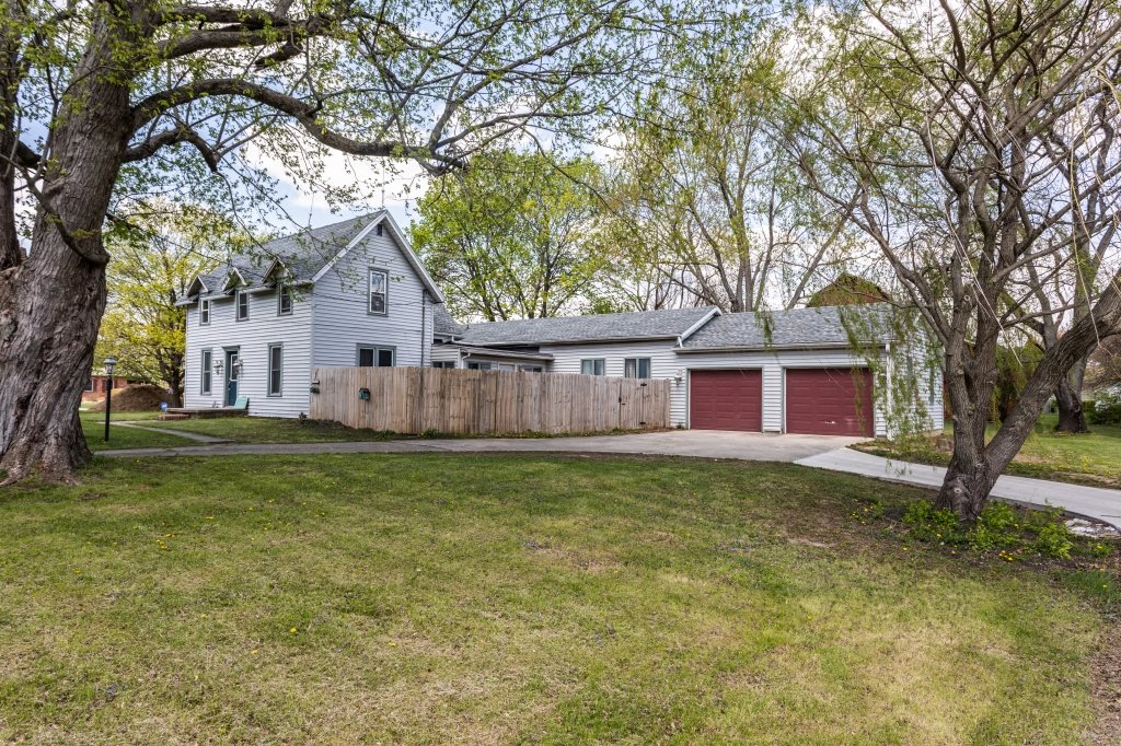 8800 West River Road Yorktown, IN 47396 - Photo 3 of 34 Gallery Image 3