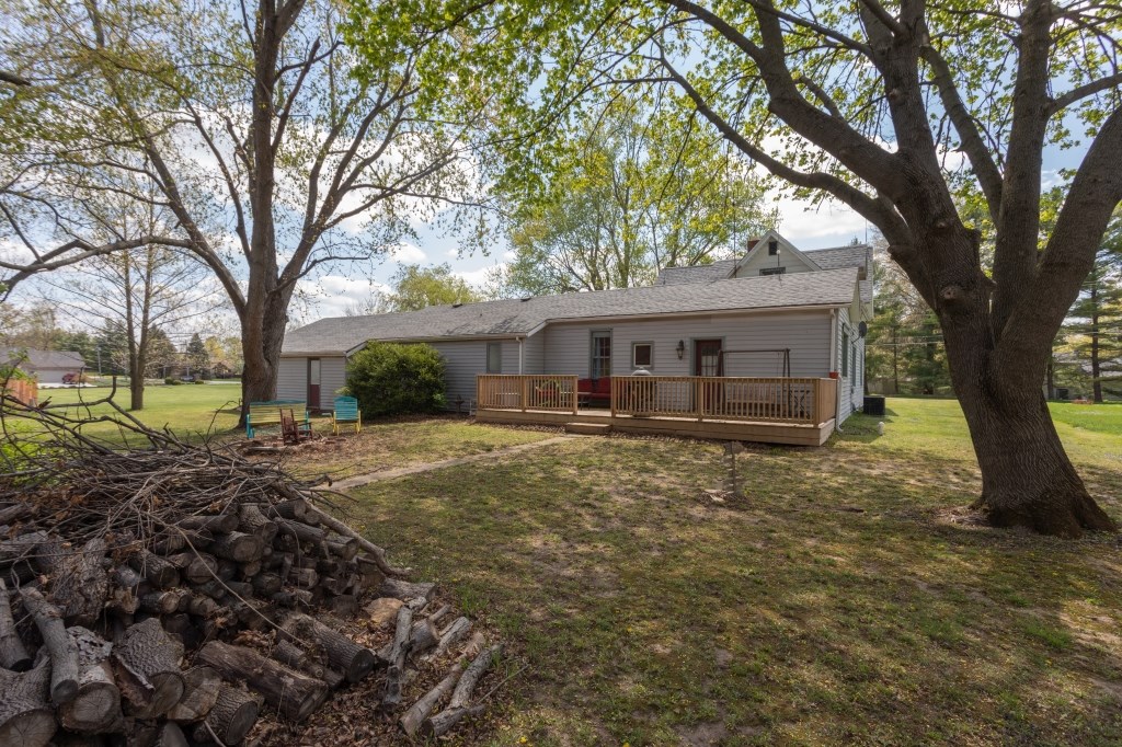 8800 West River Road Yorktown, IN 47396 - Photo 5 of 34 Gallery Image 5