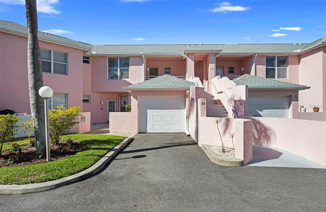 $290,000 | 4220 Pinebrook Circle, Unit 10, Bradenton, FL 34209