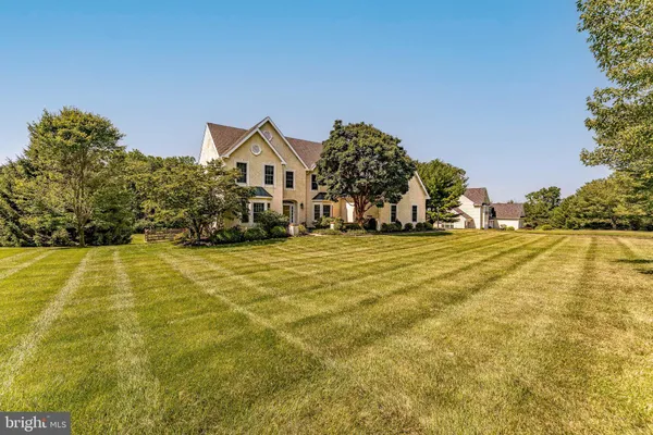 $900,000 | 7 Summerhill Drive, Downingtown, PA 19335