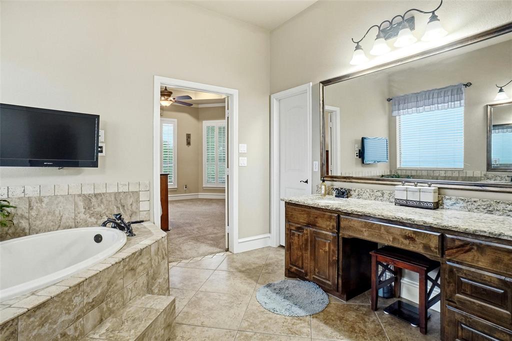 124 Carnes Court Springtown, TX 76082 - Photo 22 of 40