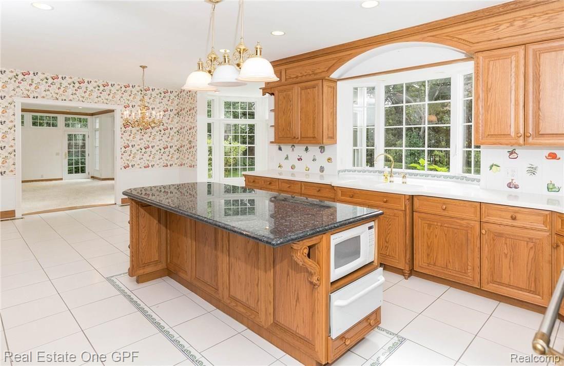 521 Lake Shore Road Grosse Pointe, MI 48236 - Photo 21 of 58 521LakeShoreRd-18.jpg
