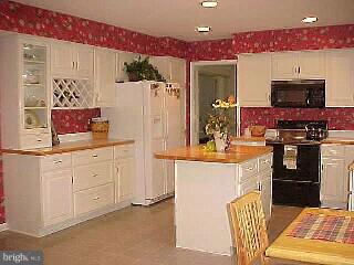 125 Longfields Way Downingtown, PA 19335 - Photo 5 of 6 Gallery Image 5