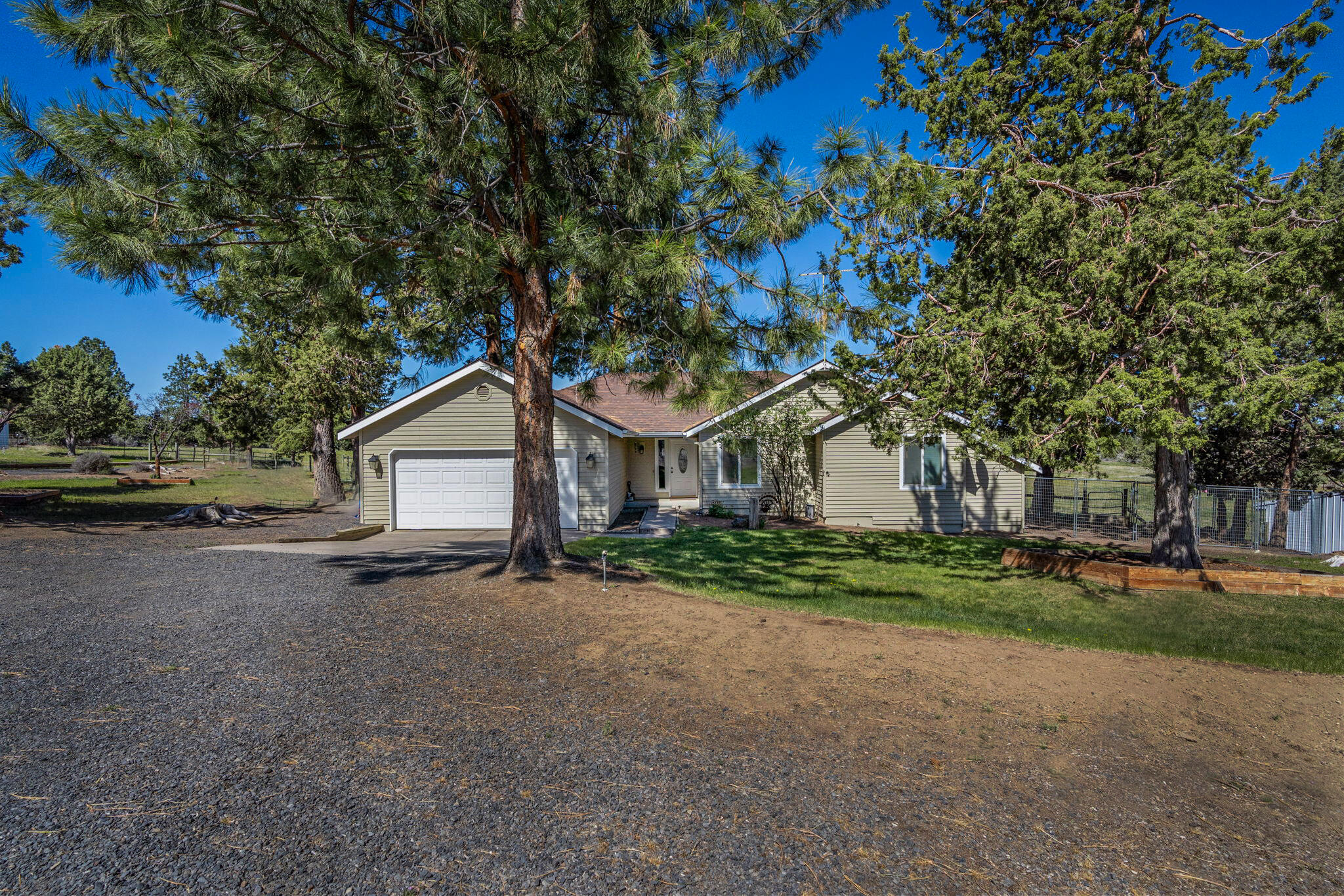 60640 Arnold Market Road Bend, OR 97702 - Photo 30 of 42 2024_05_16_60640_arnold_market_road-15