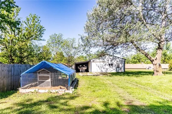 $205,000 | 305 North Street, Windsor, MO 65360