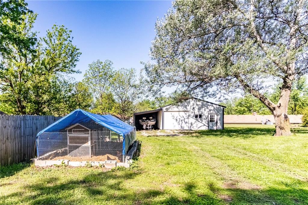 305 North Street Windsor, MO 65360 - Photo 14 of 33