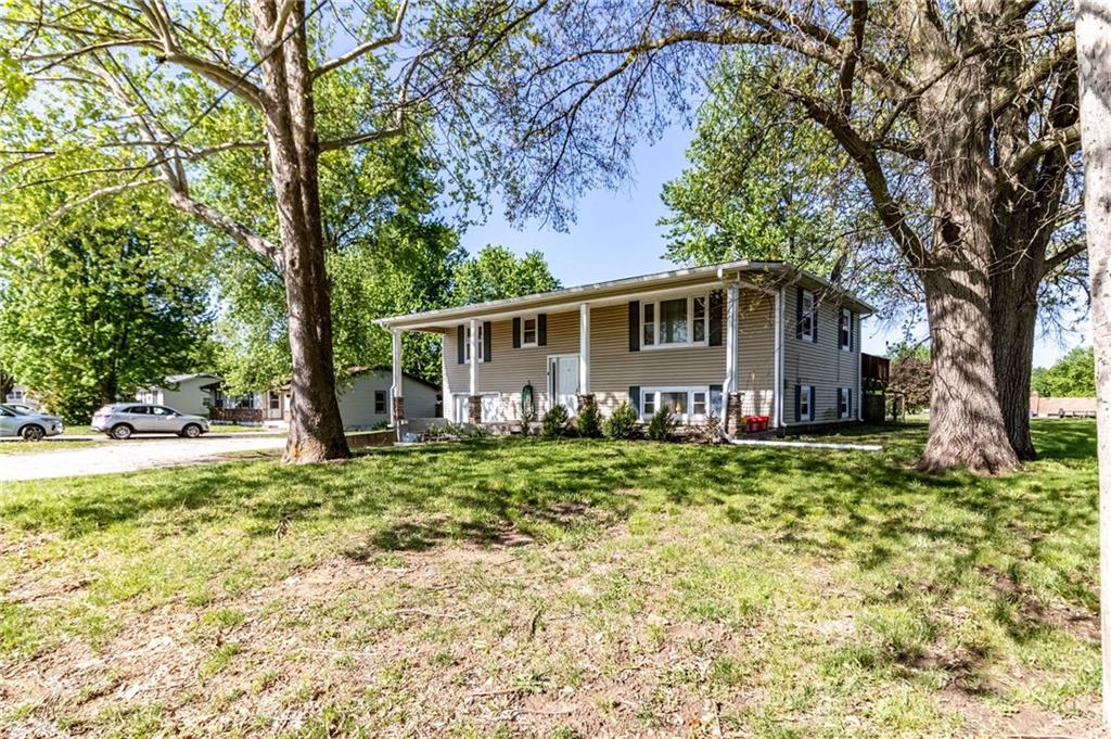 305 North Street Windsor, MO 65360 - Photo 2 of 33