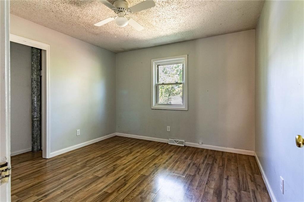 305 North Street Windsor, MO 65360 - Photo 22 of 33