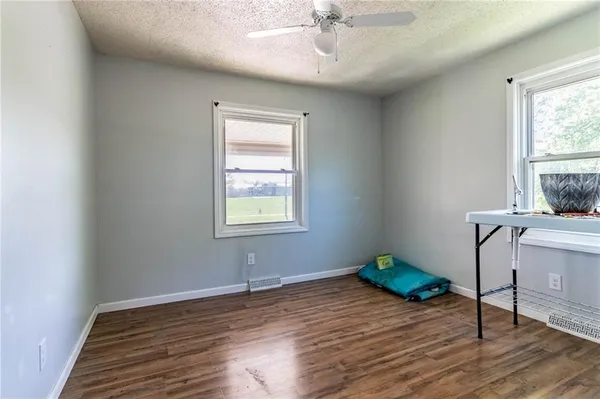 $205,000 | 305 North Street, Windsor, MO 65360