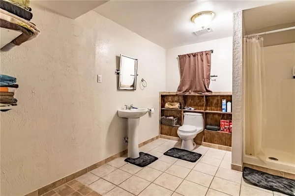 $205,000 | 305 North Street, Windsor, MO 65360