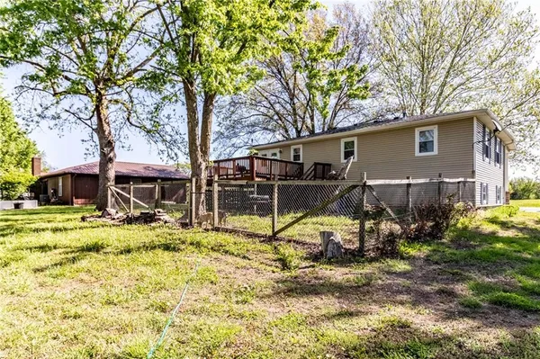 $205,000 | 305 North Street, Windsor, MO 65360