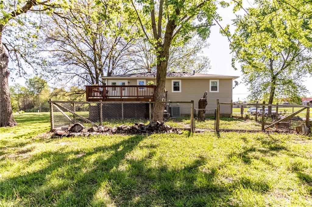 305 North Street Windsor, MO 65360 - Photo 6 of 33