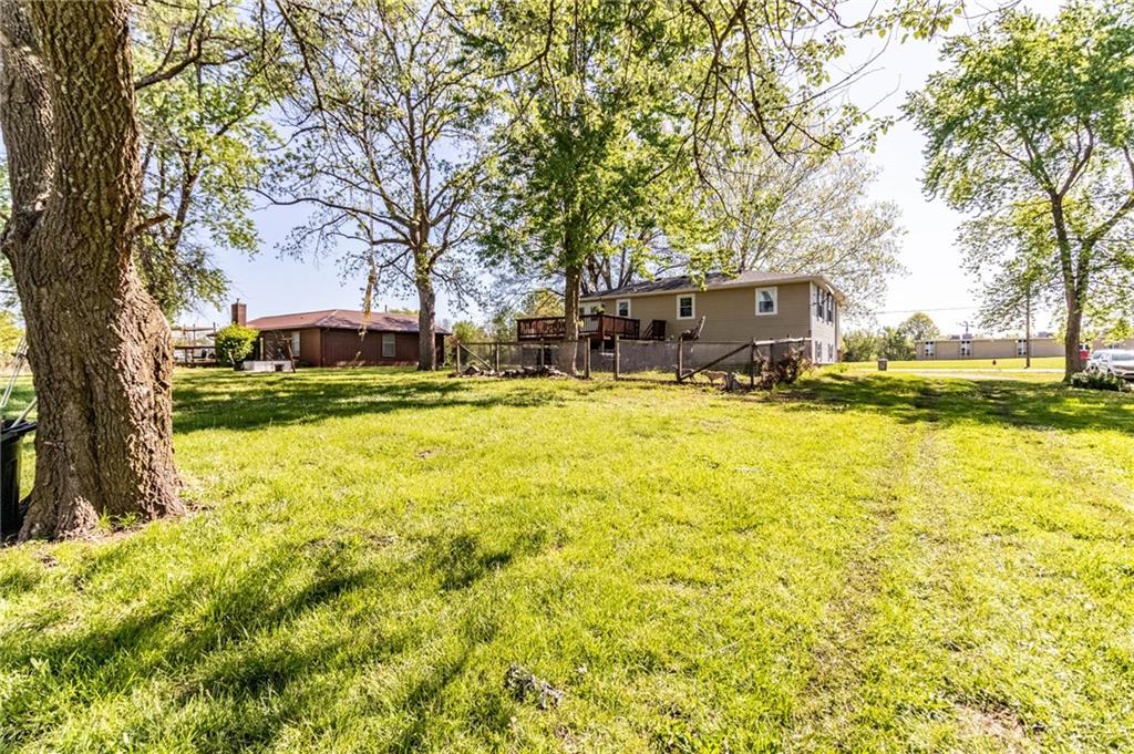 305 North Street Windsor, MO 65360 - Photo 7 of 33