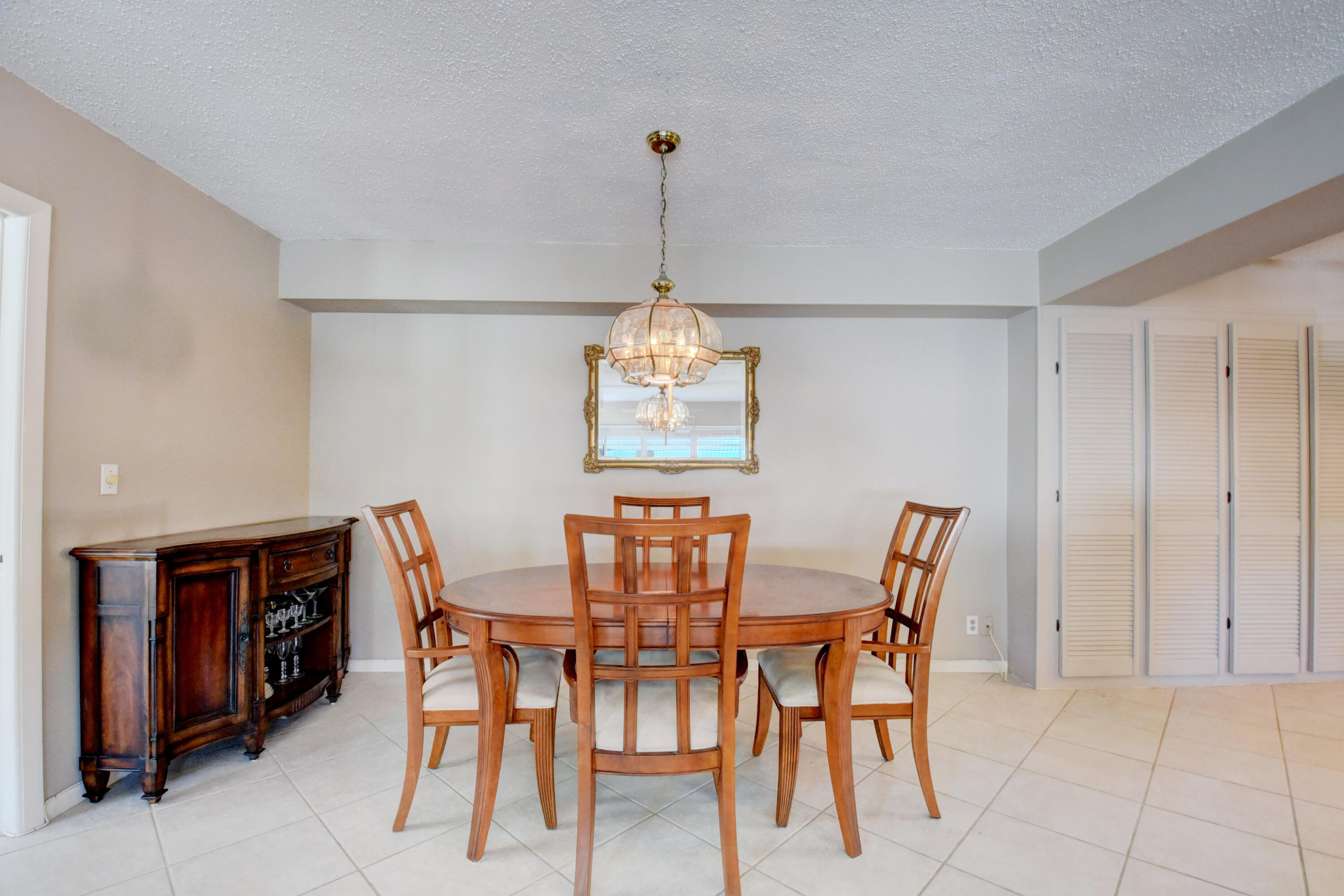 25 Southeast 13th Street, Unit B6 Boca Raton, FL 33432 - Photo 12 of 30 dining area