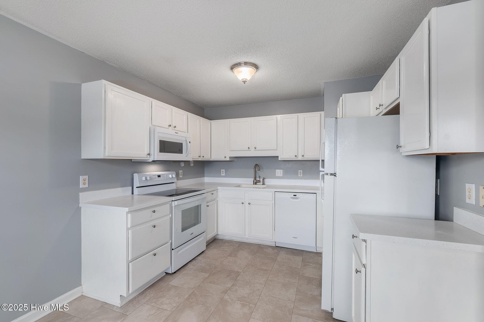 303 Barbour Road, Unit 802 Morehead City, NC 28557 - Photo 12 of 28 25-web-or-mls-chadwick-visuals-303-barbo