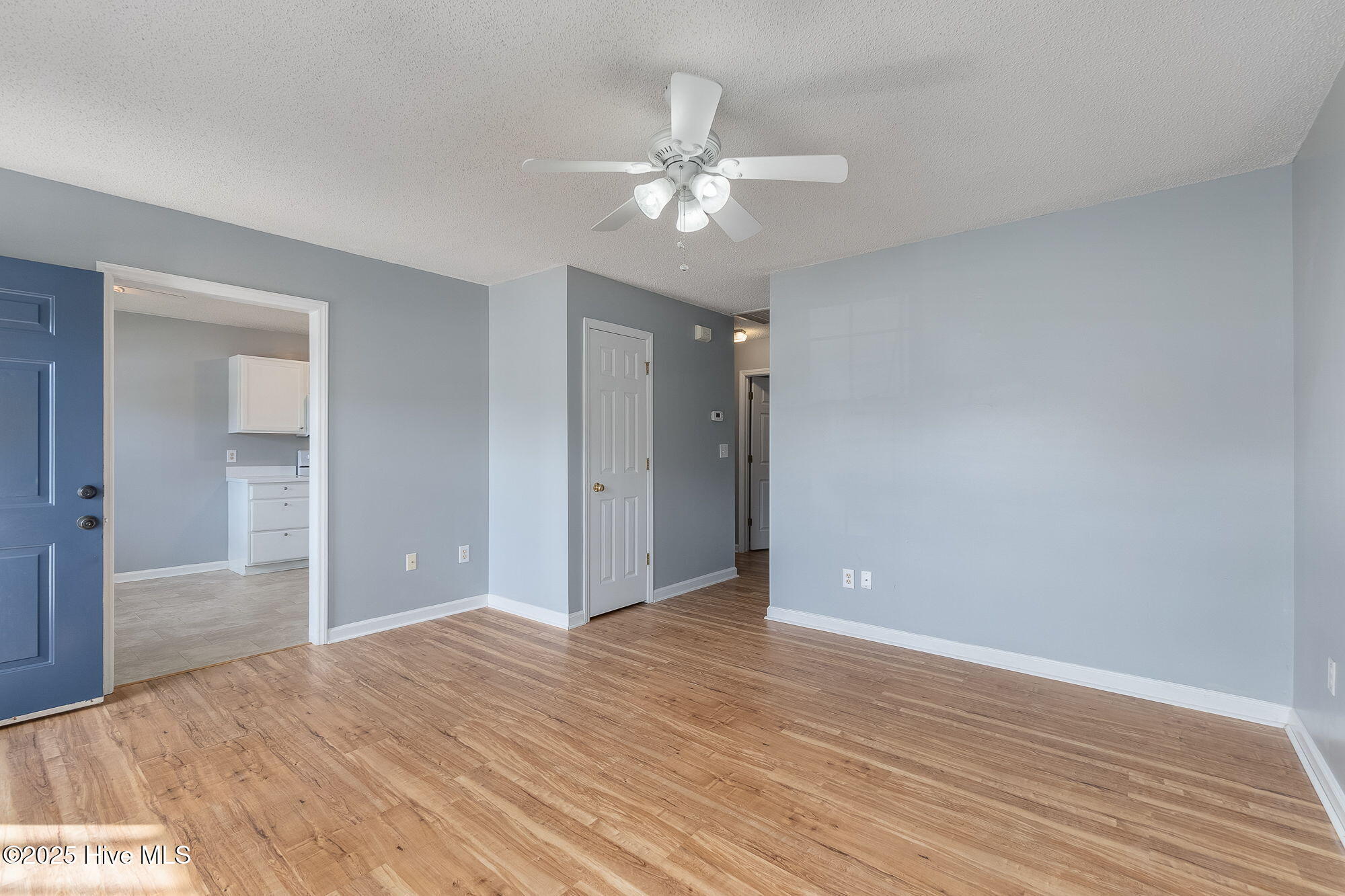 303 Barbour Road, Unit 802 Morehead City, NC 28557 - Photo 6 of 28 Living Room to Kitchen
