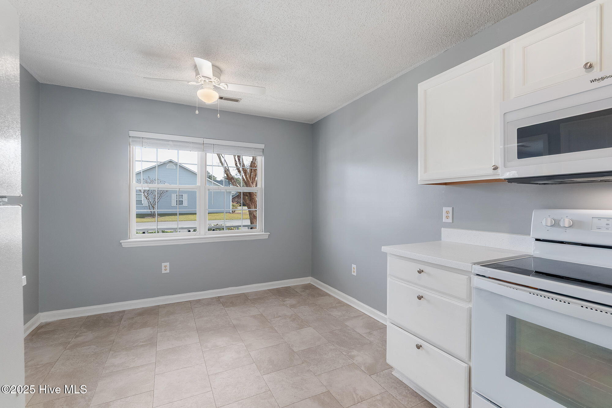 303 Barbour Road, Unit 802 Morehead City, NC 28557 - Photo 10 of 28 Kitchen to dining room