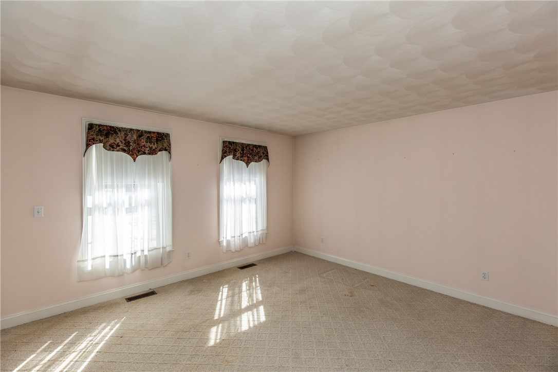 2 Capron Road Smithfield, RI 02917 - Photo 5 of 49