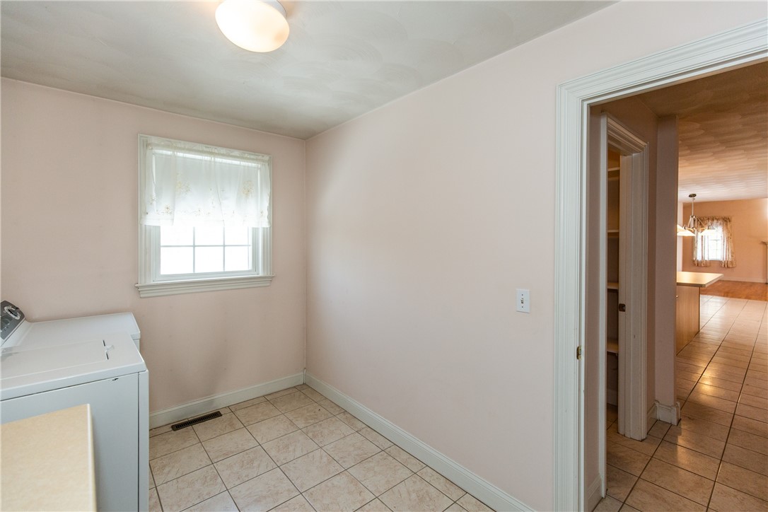 2 Capron Road Smithfield, RI 02917 - Photo 7 of 49