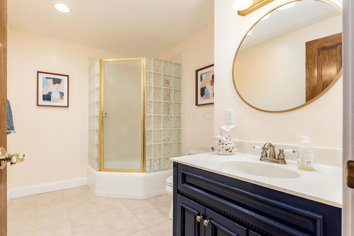 1889 Lane Road Columbus, OH 43220 - Photo 21 of 51