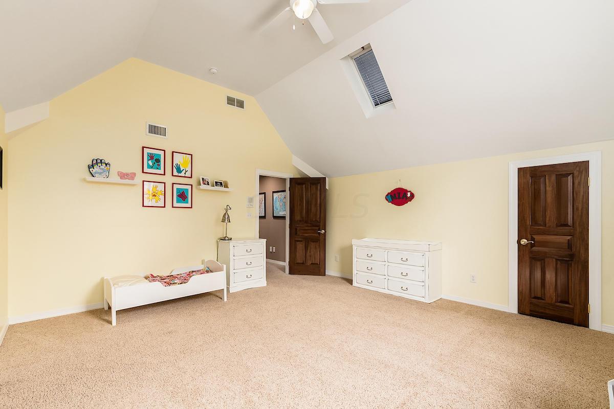 1889 Lane Road Columbus, OH 43220 - Photo 27 of 51