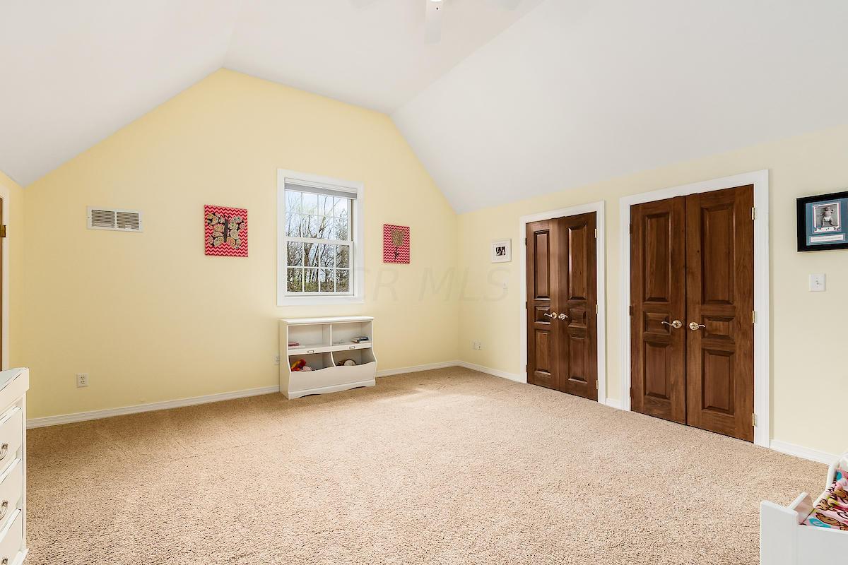 1889 Lane Road Columbus, OH 43220 - Photo 28 of 51