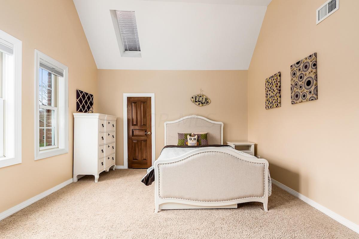 1889 Lane Road Columbus, OH 43220 - Photo 30 of 51