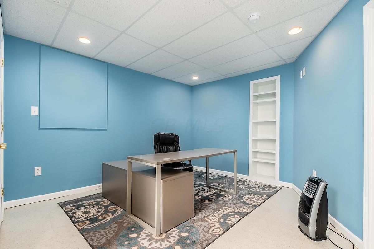 1889 Lane Road Columbus, OH 43220 - Photo 36 of 51