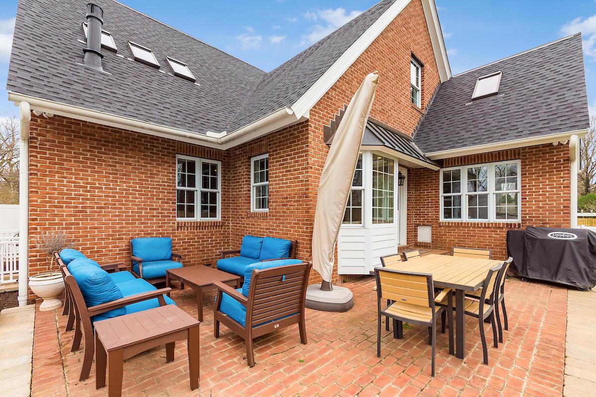 1889 Lane Road Columbus, OH 43220 - Photo 38 of 51