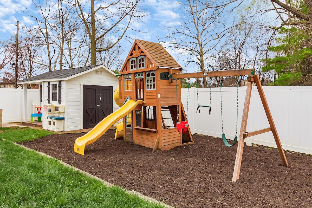 1889 Lane Road Columbus, OH 43220 - Photo 42 of 51