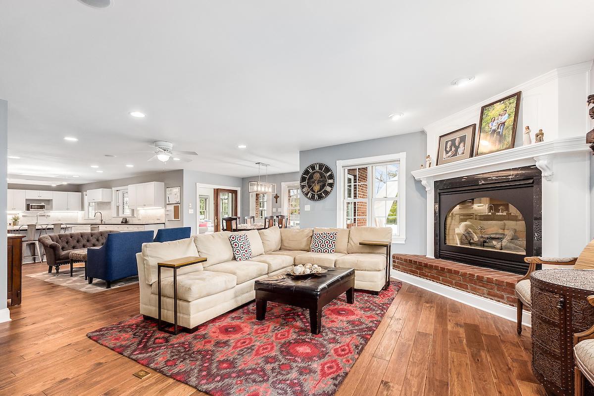 1889 Lane Road Columbus, OH 43220 - Photo 6 of 51