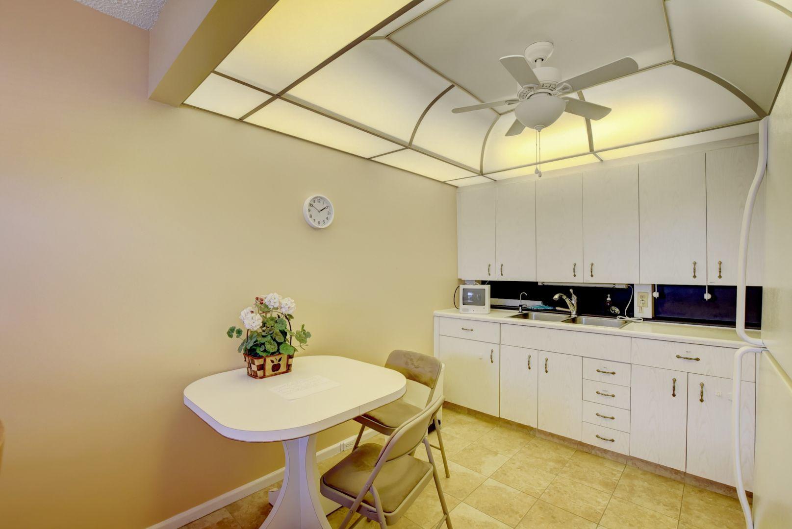 4015 Rexford Drive, Unit 4015 Boca Raton, FL 33434 - Photo 3 of 29 Kitchen