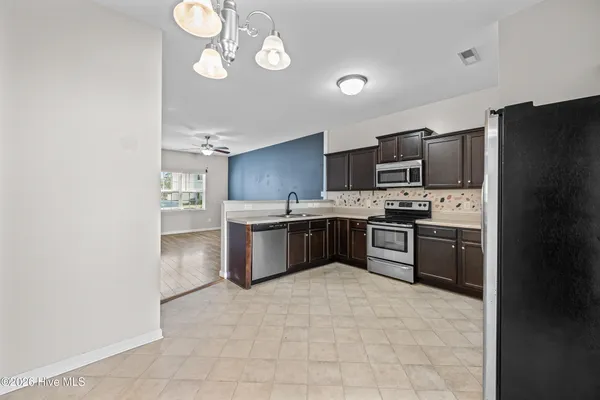 $1,500 | 525 Oyster Rock Lane, Sneads Ferry, NC 28460