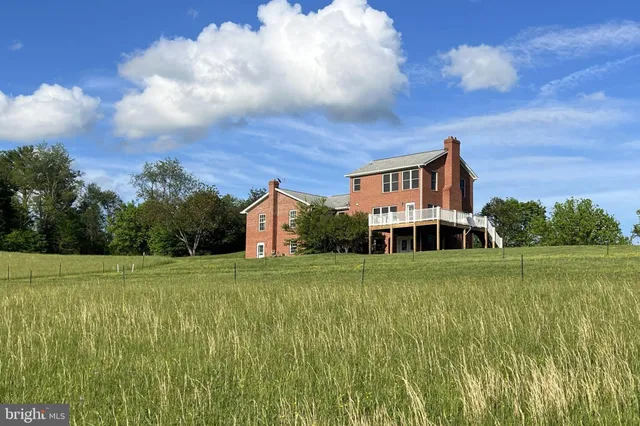 $980,000 | 3542 Slate Mills Road, Sperryville, VA 22740