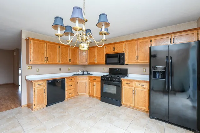 $210,000 | 384 Raven Drive, Manteno, IL 60950