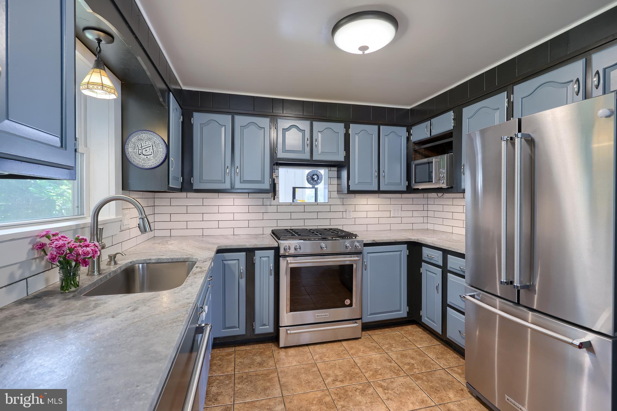 204 Cedar Drive Lititz, PA 17543 - Photo 6 of 43 Gallery Image 6