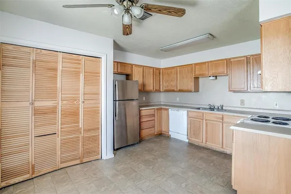 $1,500 | 6530 Fall Creek Highway, Granbury, TX 76049