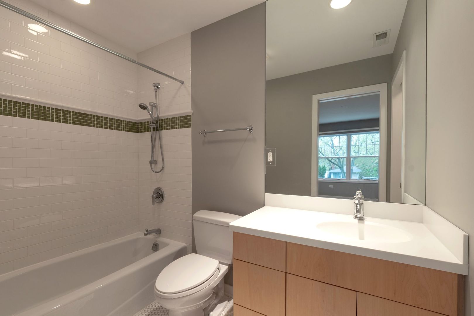 1032 Kenton Road Deerfield, IL 60015 - Photo 18 of 23