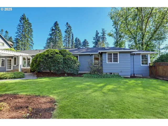 $1,025,000 | 8725 Southwest White Pine Lane, Portland, OR 97225