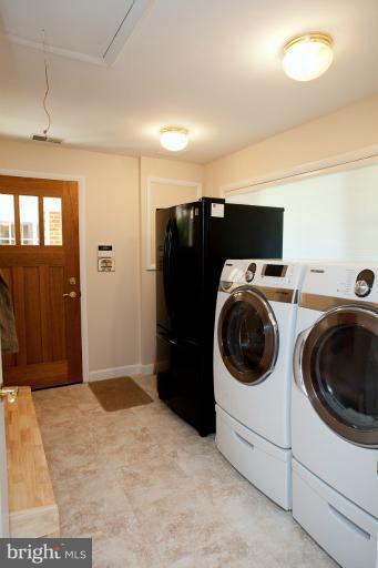 300 Stonington Road Silver Spring, MD 20902 - Photo 28 of 30 Laundry room