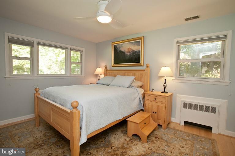 300 Stonington Road Silver Spring, MD 20902 - Photo 30 of 30 Bedroom (Master)