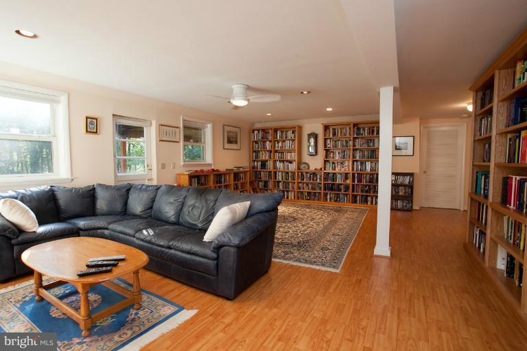 300 Stonington Road Silver Spring, MD 20902 - Photo 7 of 30 Family Room