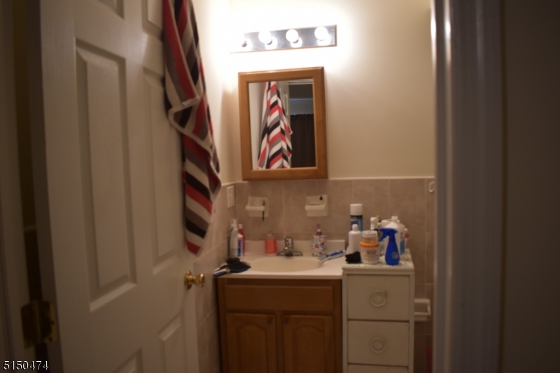 14 Hunter Street, Unit 1 Newark, NJ 07114 - Photo 8 of 9 a utility room with dryer and washer