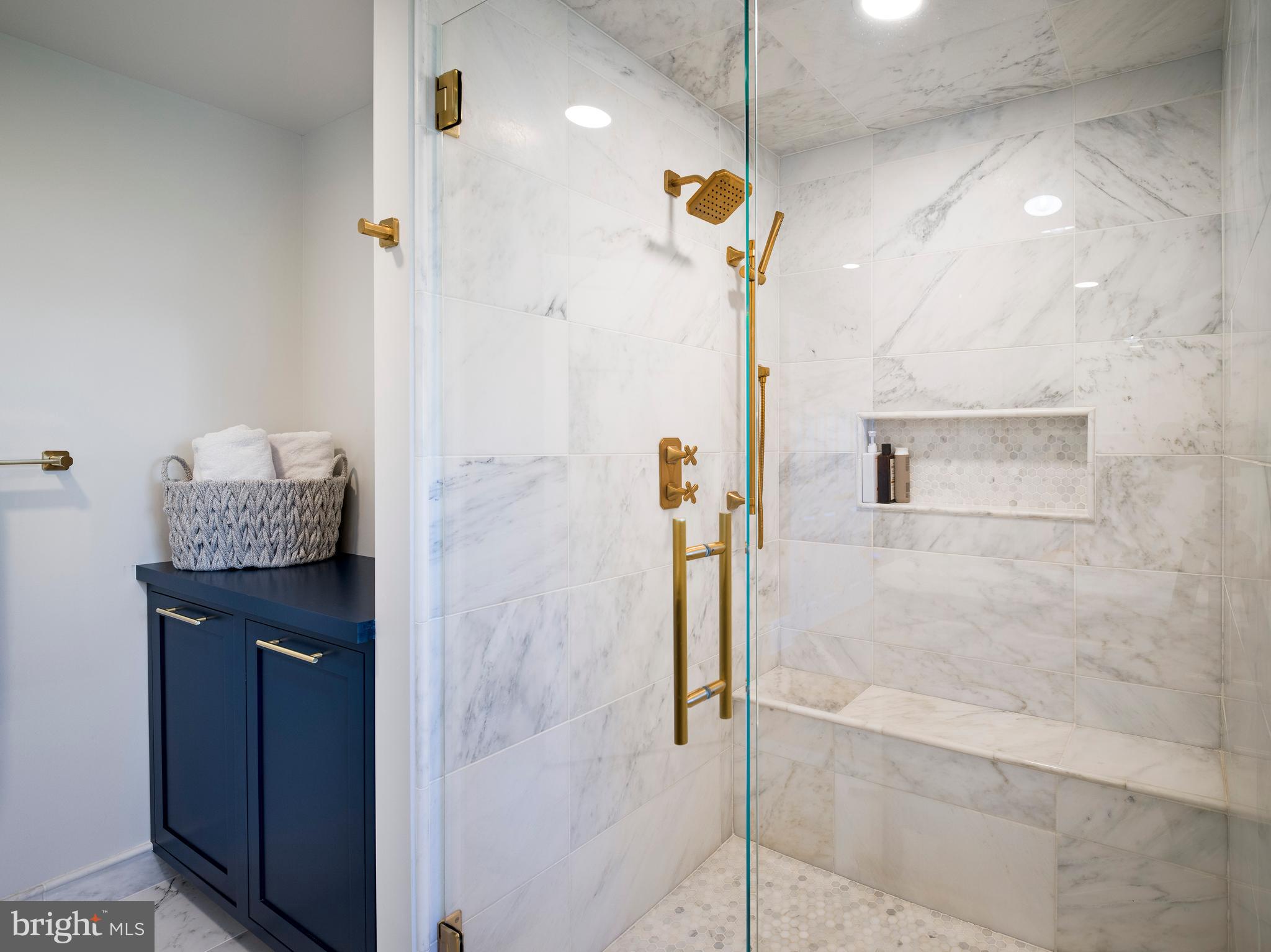 813 Hunt Road Newtown Square, PA 19073 - Photo 31 of 49 a bathroom with a shower