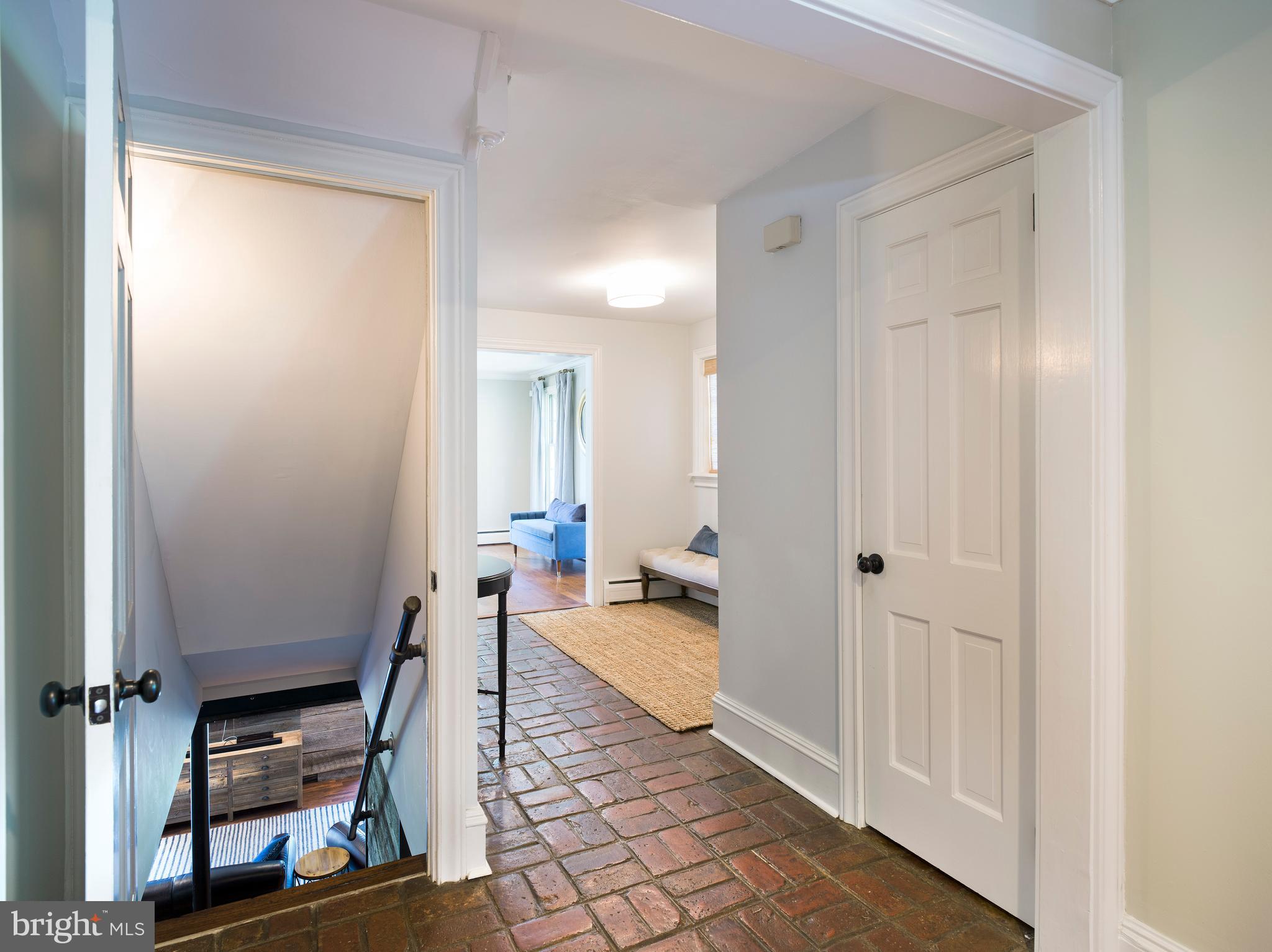 813 Hunt Road Newtown Square, PA 19073 - Photo 39 of 49 a very nice looking room with a chair