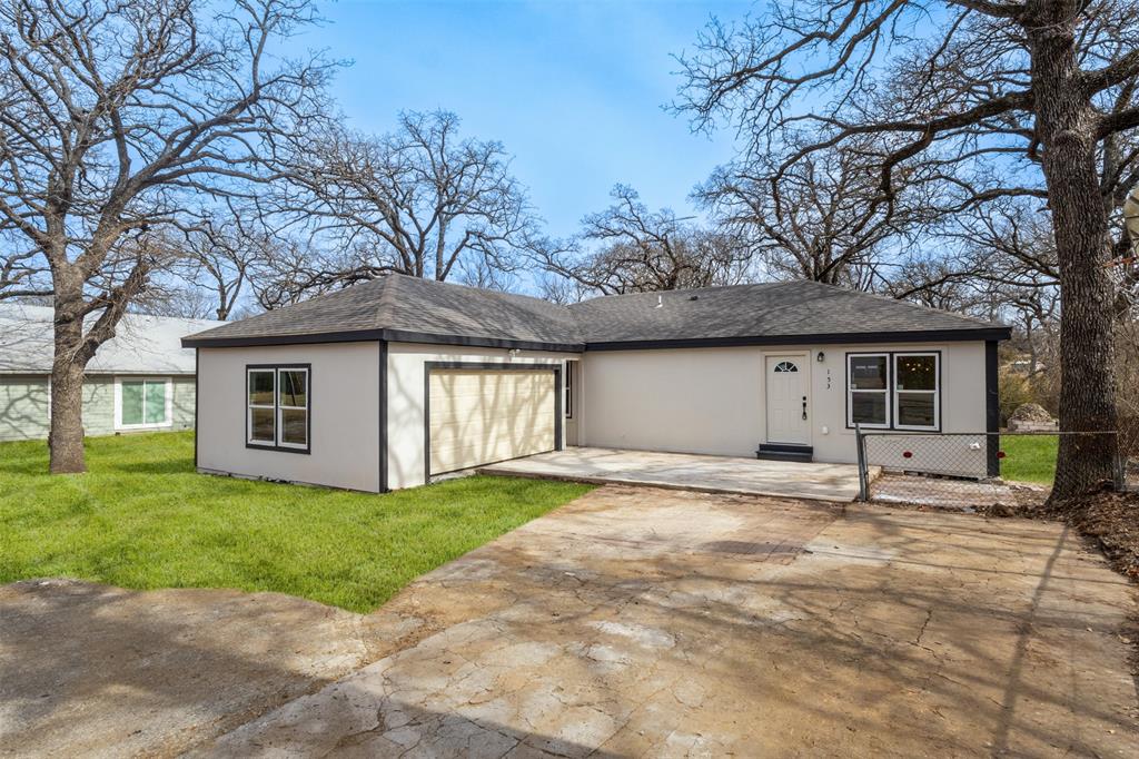 153 Avondale Avenue Azle, TX 76020 - Photo 3 of 32